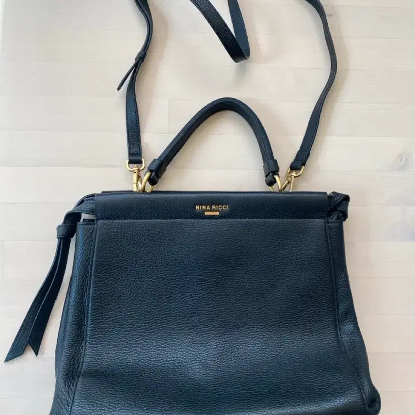 [BUNJANG] Nina Ricci Cowhide Shoulder Bag Black / 니나리치 가방 소가죽 숄더백 블랙