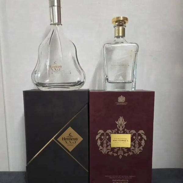 [BUNJANG] Hennessy XO & Johnnie Walker King George V Whiskey Empty Bottles with Cases / 헤네시 XO, 조니워커 킹조지 5세 위스키 공병