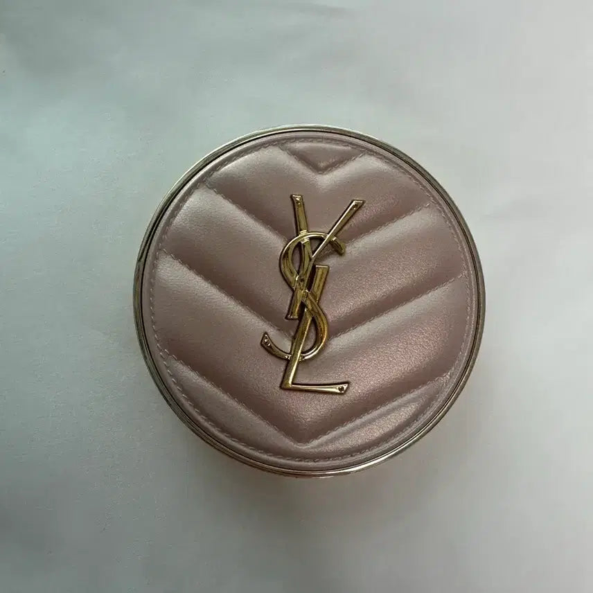 [BUNJANG] Yves Saint Laurent Quilting Logo Cushion Foundation / 입생로랑 쿠션