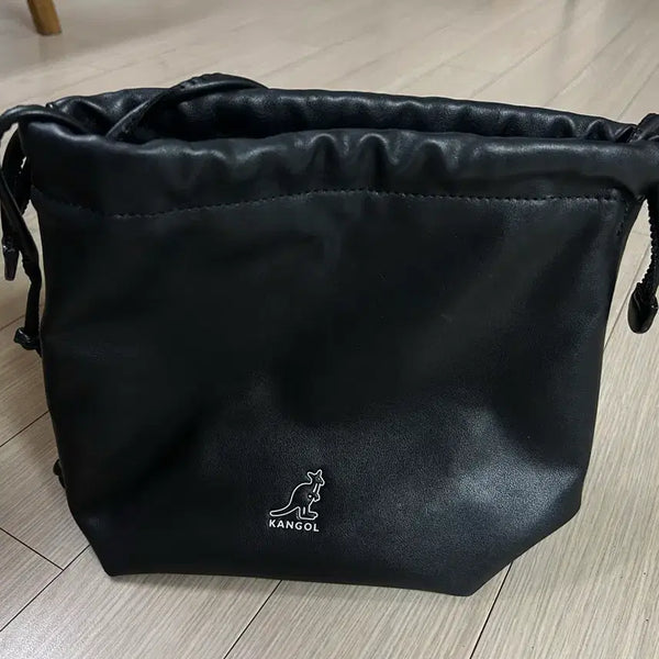 [BUNJANG] Kangol Black Kangaroo Logo Crossbody Bag / 캉골 가방