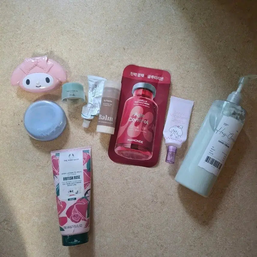 [BUNJANG] Skincare Set with Body Lotion, Ampoule Mask, and Hand Cream / 화장품 세트