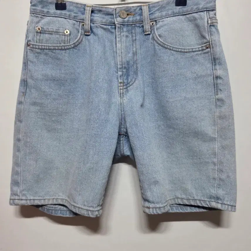 [BUNJANG] Acne Studios Light Wash Denim Shorts / (29~30)  아크네스튜디오 연청 데님 반바지