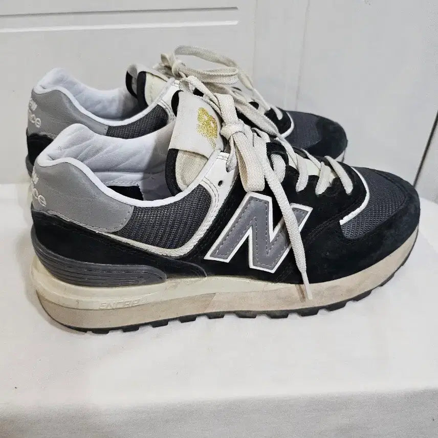 [BUNJANG] New Balance 574 Black Grey Sneakers (245) / 뉴발란스 574 블랙 그레이 운동화 245