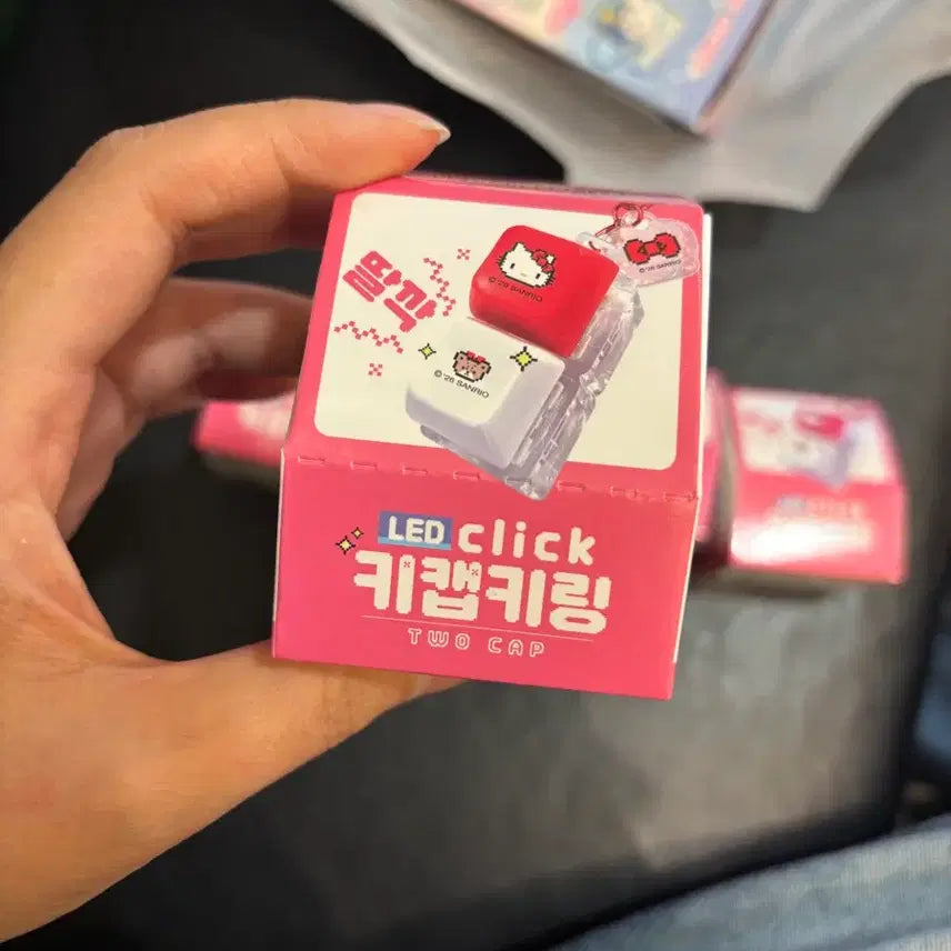 [BUNJANG] Sanrio Keycap Keychain 2-Slot Random Sealed New / 산리오 키캡키링 2구 랜덤 미개봉 새상품