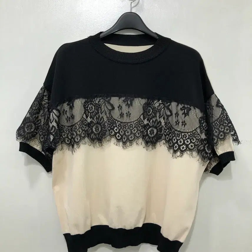 [BUNJANG] Black Lace Knit Short Sleeve T-Shirt / 블랙 레이스 배색 니트 반팔 티셔츠