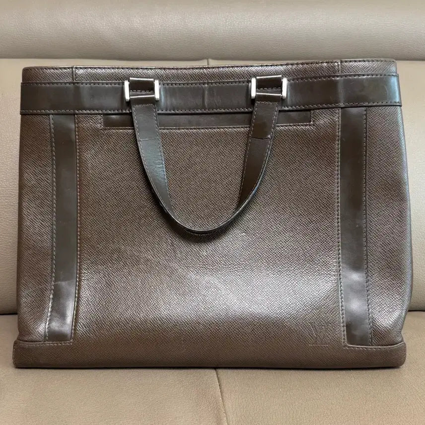 [BUNJANG] Louis Vuitton Taiga Leather Cassage PM Tote Bag Brown / 루이비통 타이가 카스백PM 토트백 브라운