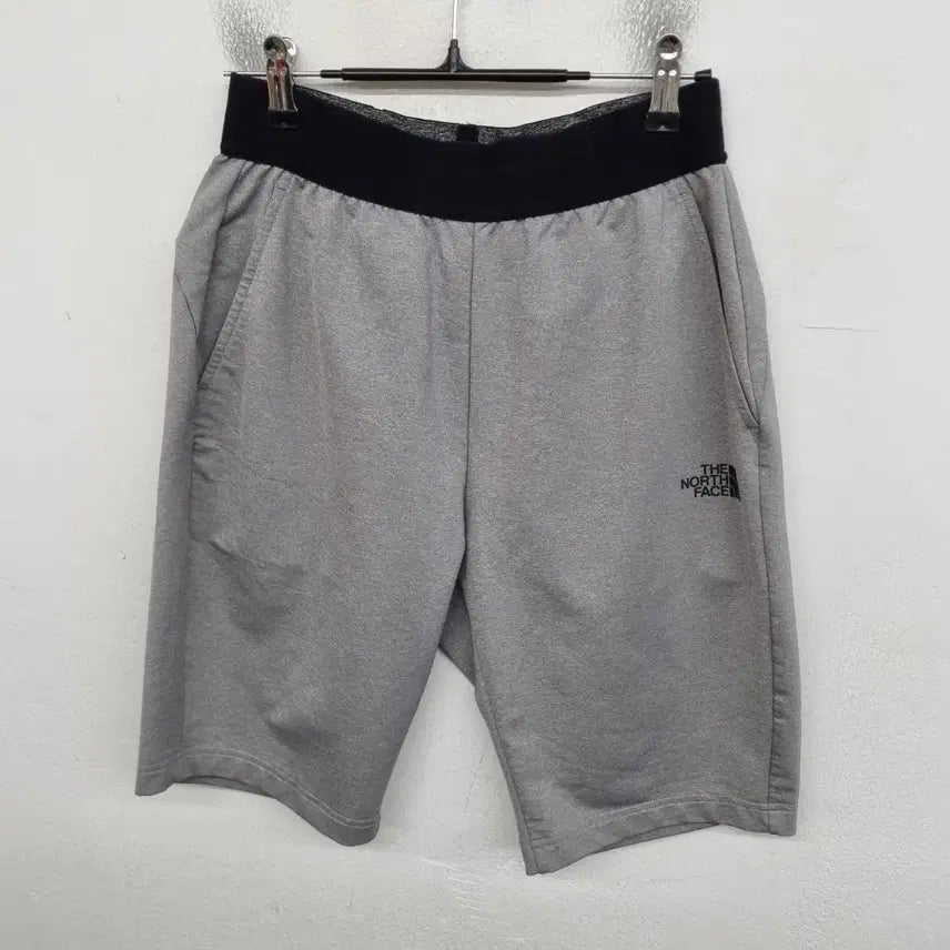 [BUNJANG] The North Face Training Shorts (Size M) / [95/M] 노스페이스 트레이닝 반바지