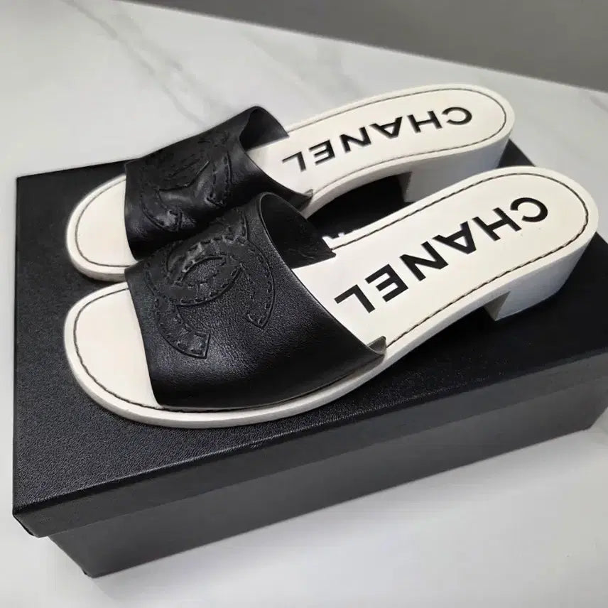 [BUNJANG] Chanel Black Mule Slippers Size 38.5 / 샤넬뮬슬리퍼