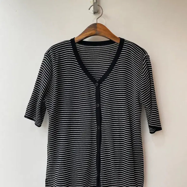 [BUNJANG] Black White Stripe V-Neck Cardigan / 블랙 화이트 스트라이프 브이넥 가디건