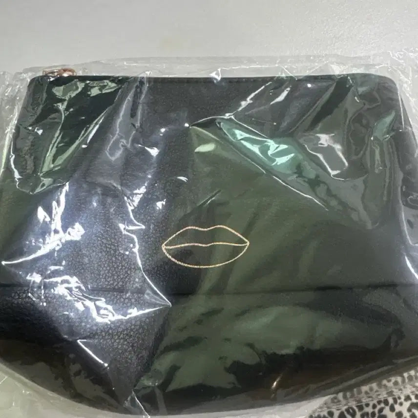 [BUNJANG] Lancôme Black Logo Leather Pouch / 랑콤블랙 립스틱 로고 가죽 파우치