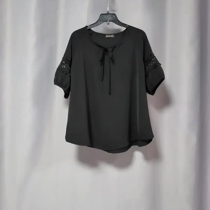 [BUNJANG] Oversized Lace Sleeve Blouse (Plus Size Available) / 오버핏 레이스 소매  블라우스 (빅싸이즈 가능)