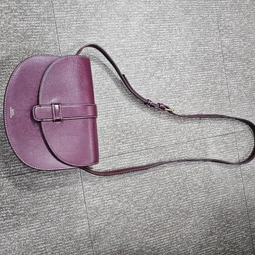 [BUNJANG] APC Wine Color Crossbody Bag / APC  크로스백