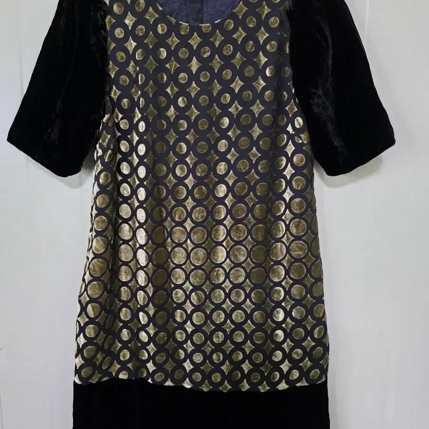 [BUNJANG] See By Chloé Black Velvet Puff Sleeve Dress Gold Pattern / 씨 바이 끌로에 금색 패턴 블랙 퍼프 소매 원피스