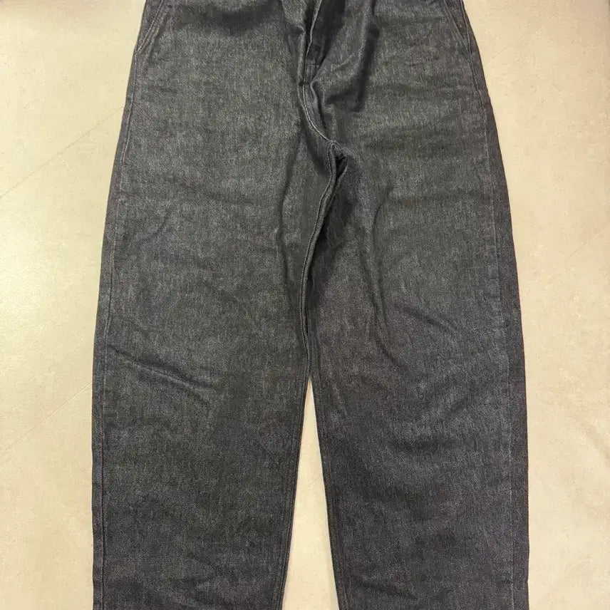 [BUNJANG] Atypeacts One-Tuck Curved Jeans L / 아타이프액츠 원턱커브드진 L사이느