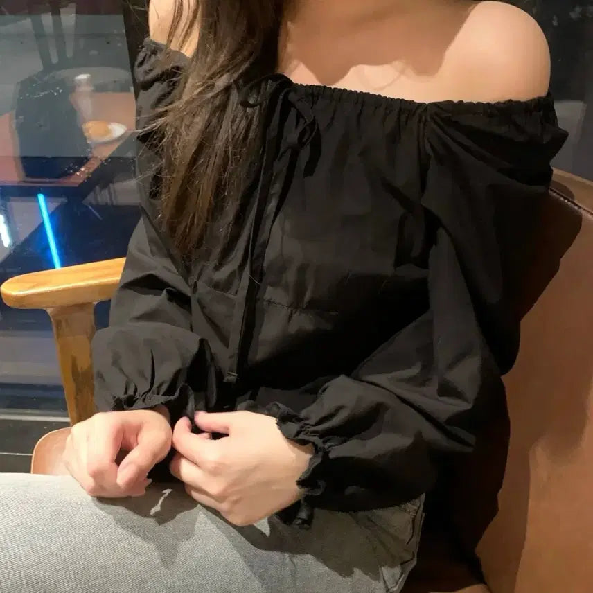 [BUNJANG] Zaenio Wendy Two-Way Blouse Black / zaenio 제니오 웬디 투웨이 블라우스 블랙