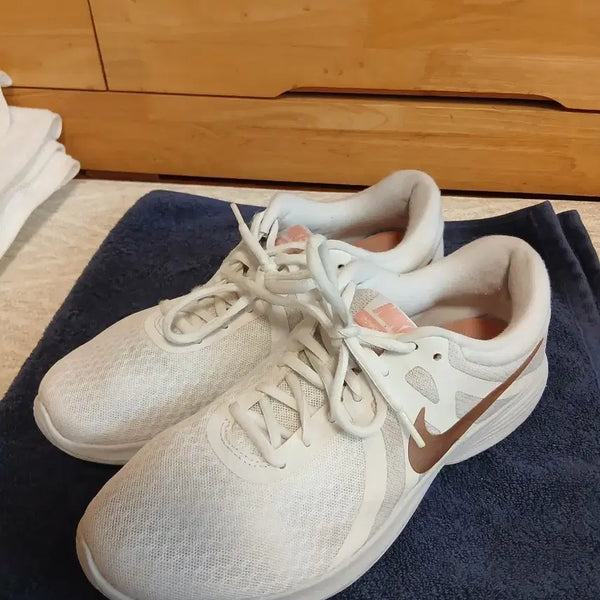 [BUNJANG] Nike Running Shoes White Size 255 / 나이키 런닝화   255사이즈