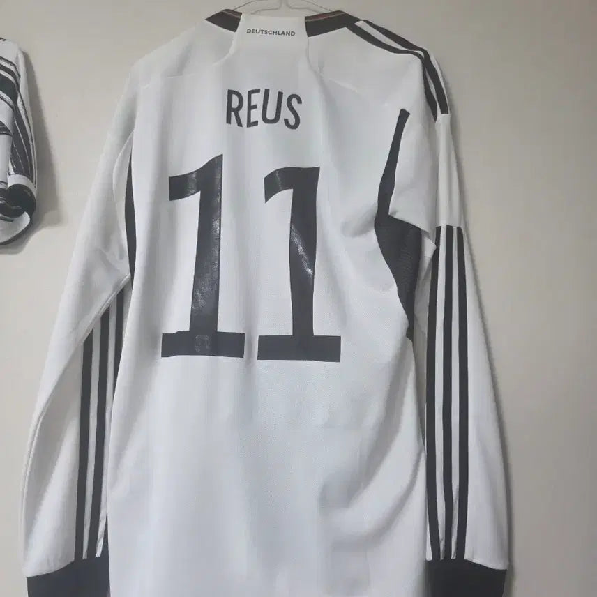 [BUNJANG] Germany National Football Team 22/24 Qatar World Cup Home Replica Long Sleeve Jersey (Reus) - Size S (95) / 22/24카타르 월드컵 독일 국대 홈 로이스 유니폼 져지 긴팔 판매95S/택보유