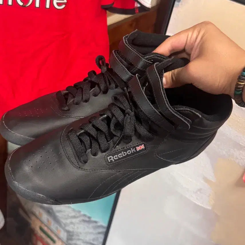 [BUNJANG] Reebok Freestyle Hi "All Black" Sneakers / 정가 13만원새상품 리복 프리스타일 하이 블랙 270 /클럽씨/클래씨/올블랙스니커즈