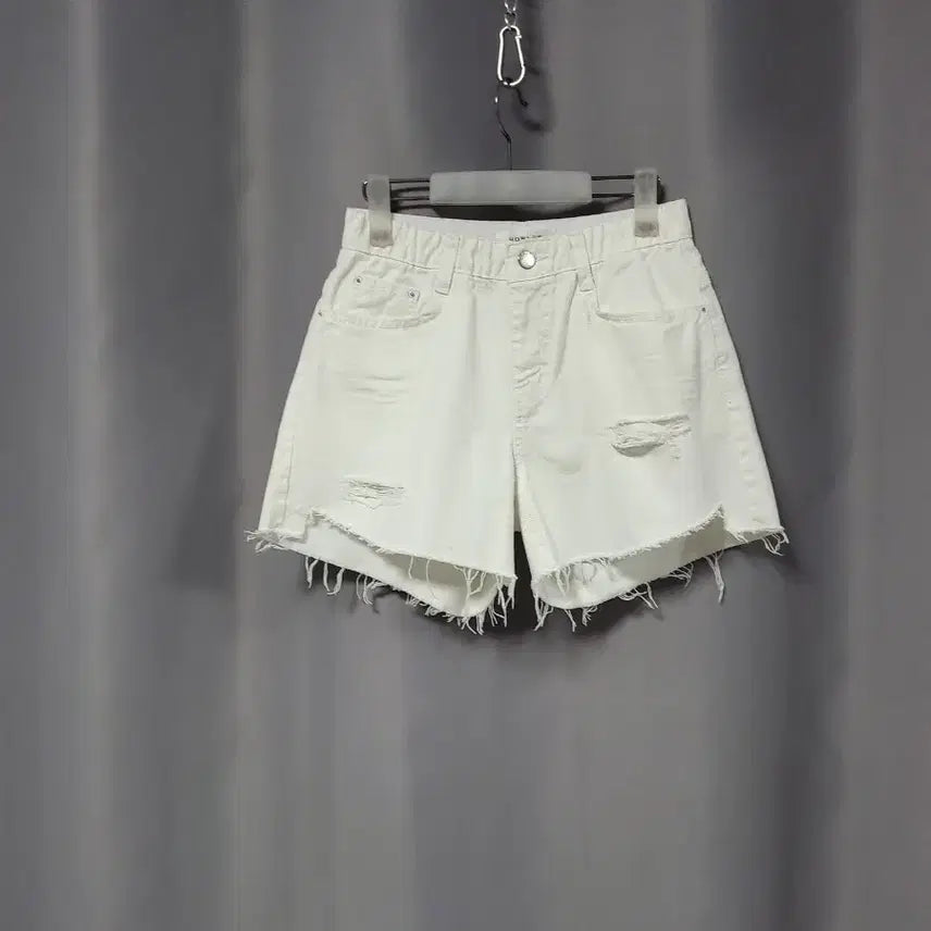 [BUNJANG] White Distressed Denim Shorts / 화이트 데미지 숏팬츠