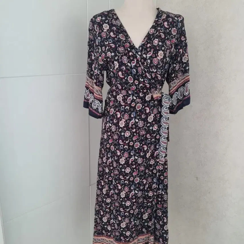 [BUNJANG] Wrap Dress Navy Floral Pattern Size 55 / 55 랩 원피스