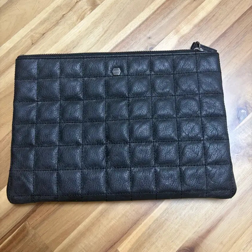 [BUNJANG] Calvin Clutch Bag Black / 칼린 클러치백 블랙