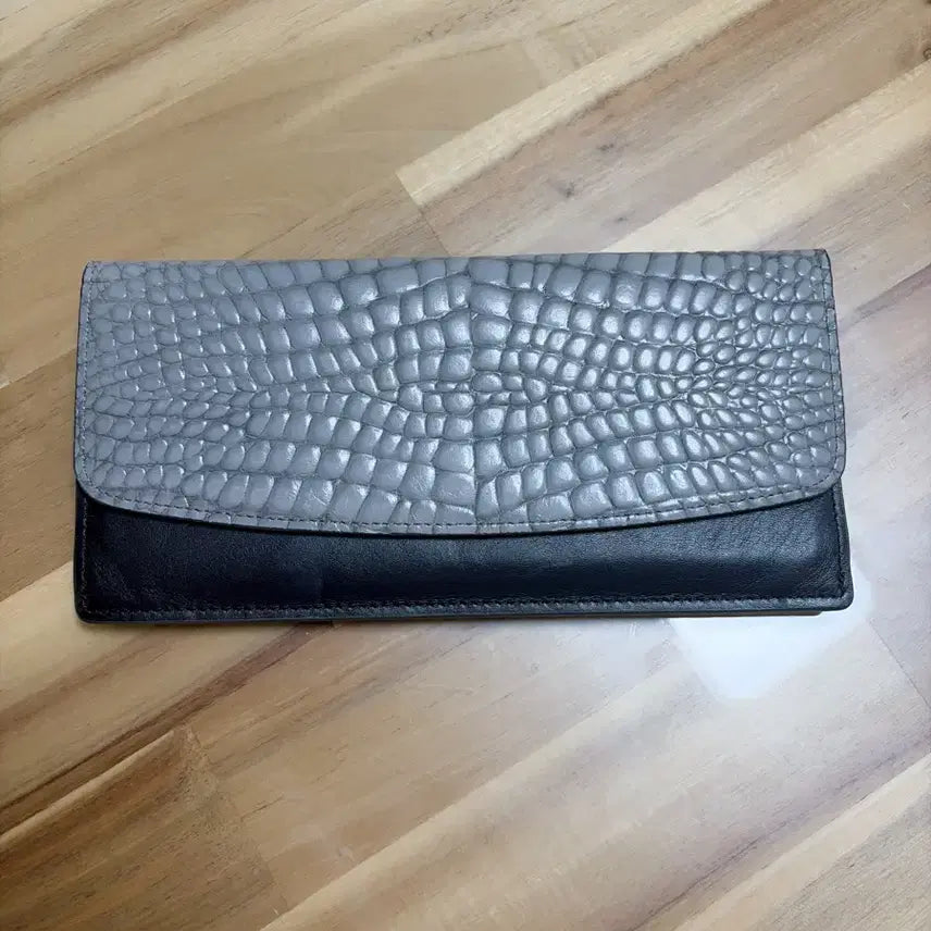 [BUNJANG] Carlyn Crocodile Pattern Long Wallet - Gray/Black / 칼린 여성 장지갑 그레이/블랙