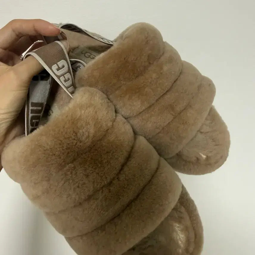 [BUNJANG] UGG Fluff Yeah Slide Beige / 어그 플러프 예 슬라이드 245 베이지