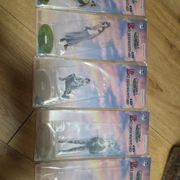[BUNJANG] Attack on Titan 'Each Person's Resolve' Ichiban Kuji E Prize Acrylic Stand Full Set (Sealed) / 진격의 거인 제일복권 E상 아크릴 스탠드 미개봉 풀셋