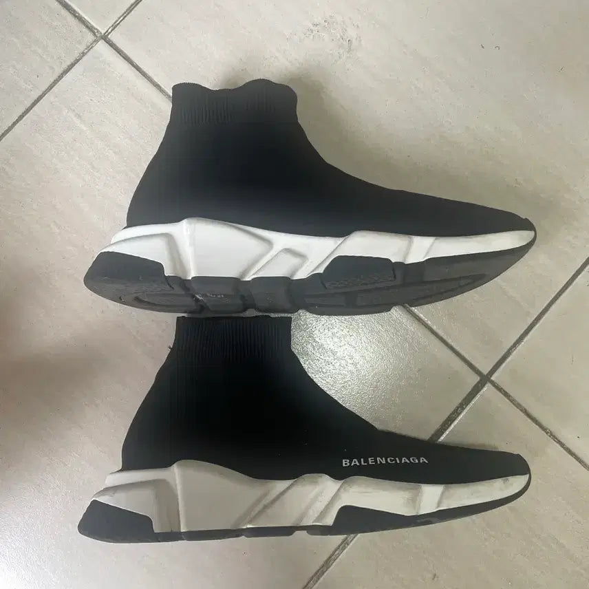 [BUNJANG] Balenciaga Speedrunner Black EUR 41 / 발렌시아가 스피드러너 eur 41 사이즈 팝니다!