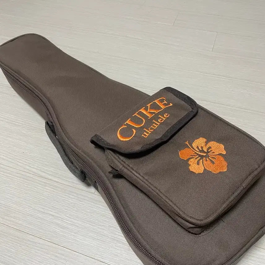 [BUNJANG] CUKE Concert Ukulele with Case / CUKE 콘서트 카운티스 우쿨렐레 케이스 포함