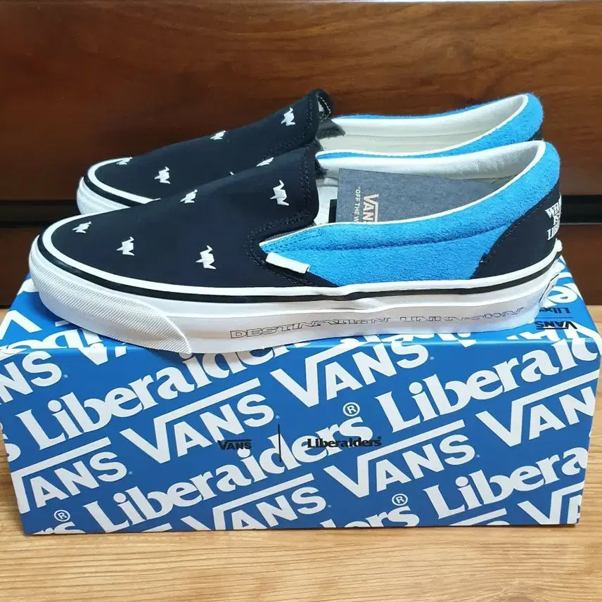 [BUNJANG] Vans x Liberace Classic Slip-On '98 Black Bright Azure / 반스 x 리버레이더스 클래식 슬립온 98 블랙 브라이트 아주르 (270)