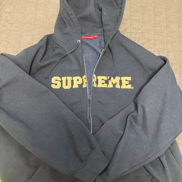 [BUNJANG] Supreme Collegiate Appliqué Zip-Up Hoodie Navy XL / 슈프림 컬리지에이트 아플리케 집업 후드 XL
