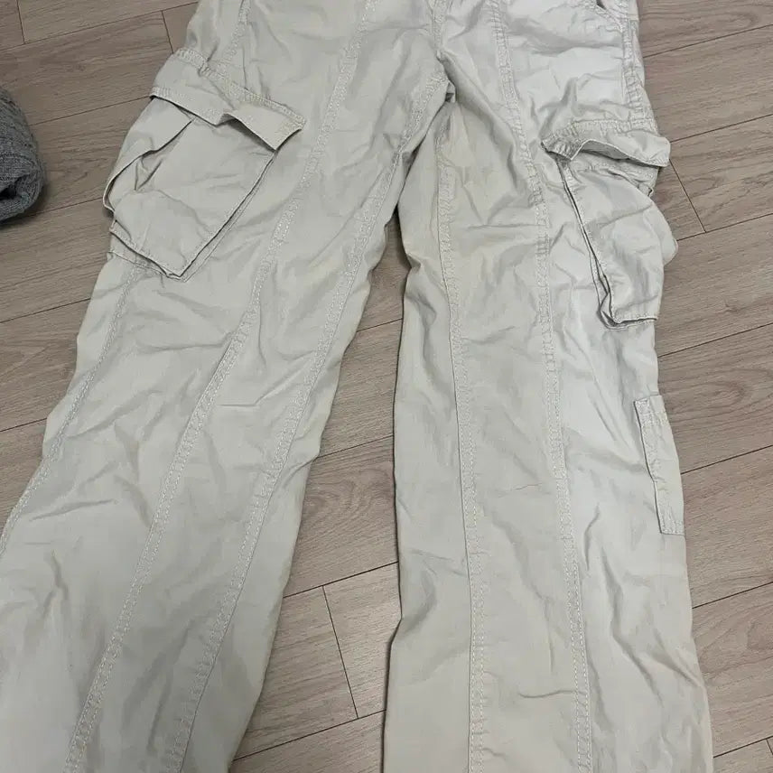 [BUNJANG] H&M Low Rise Cargo Pants Beige / H&M 로우라이즈 카고팬츠 베이지