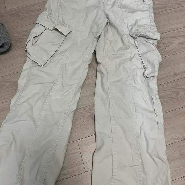 [BUNJANG] H&M Low Rise Cargo Pants Beige / H&M 로우라이즈 카고팬츠 베이지