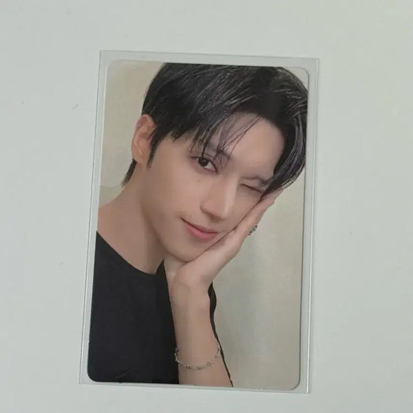 [BUNJANG] ATEEZ 8ROOM Popup Wooyoung Photocard / 에이티즈 ATEEZ 8ROOM 팝업 우영 포카 양도