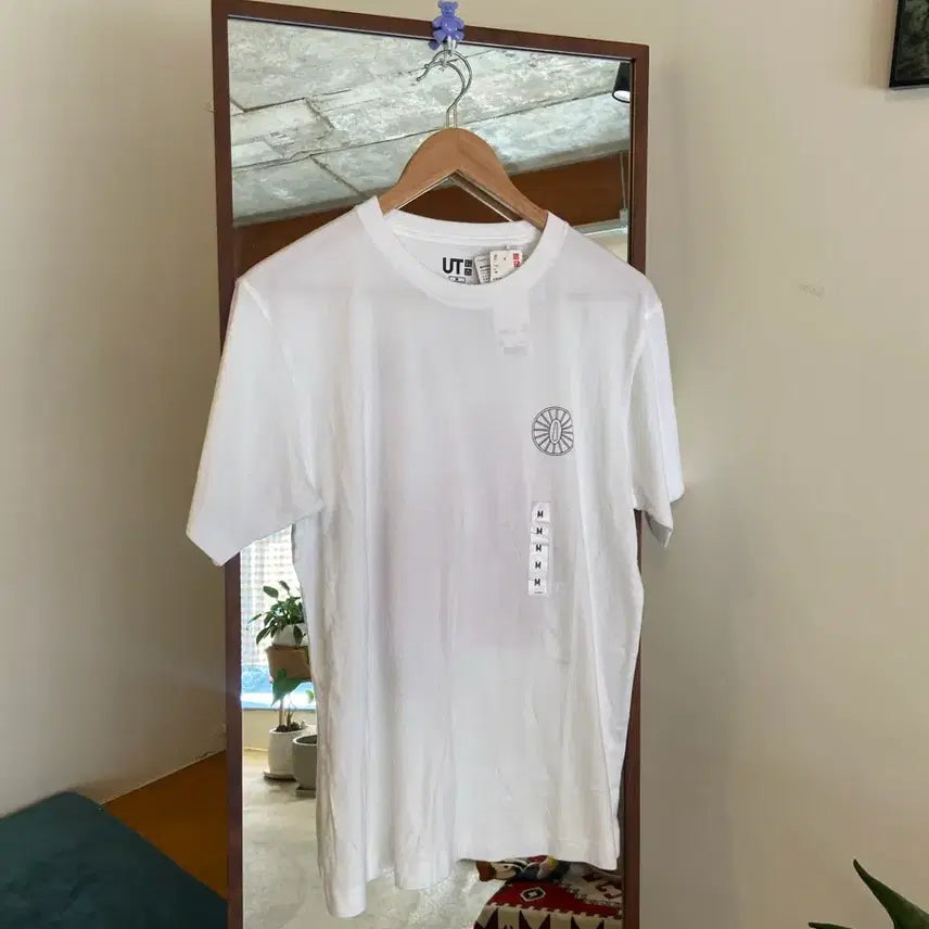 [BUNJANG] Uniqlo Demon Slayer Graphic T-Shirt White / 유니클로 귀멸의칼날 UT그래픽 반팔티 화이트