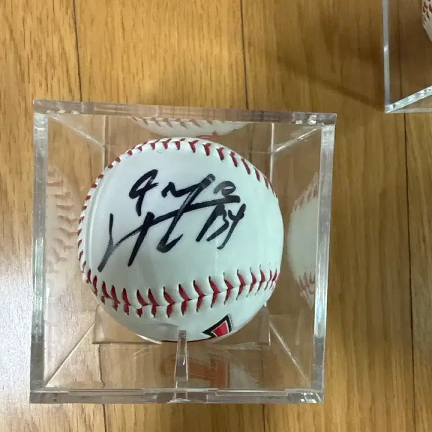 [BUNJANG] Samsung Lions Choi Hyeong-woo Autographed Baseball / 삼성라이온즈 최형우 싸인볼팔아요