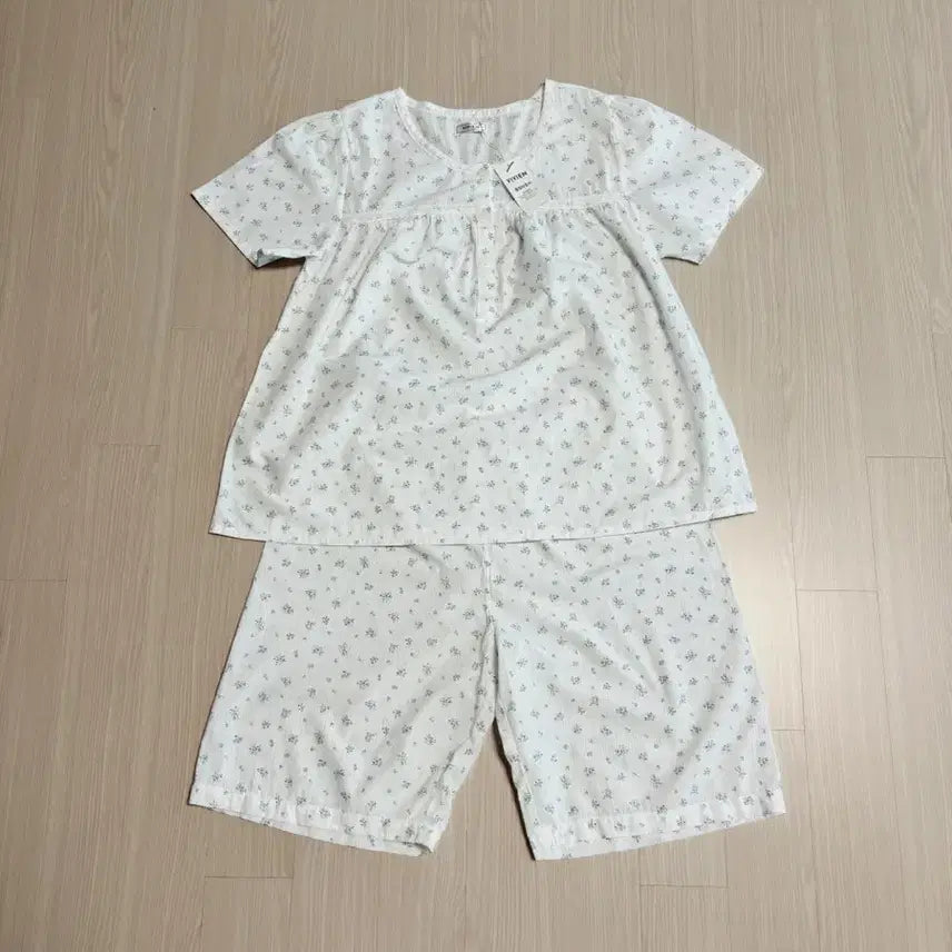 [BUNJANG] Vivienne White Floral Print Women's Pajama Set / [새상품] 비비안 여성 잠옷 세트 (화이트/꽃무늬)
