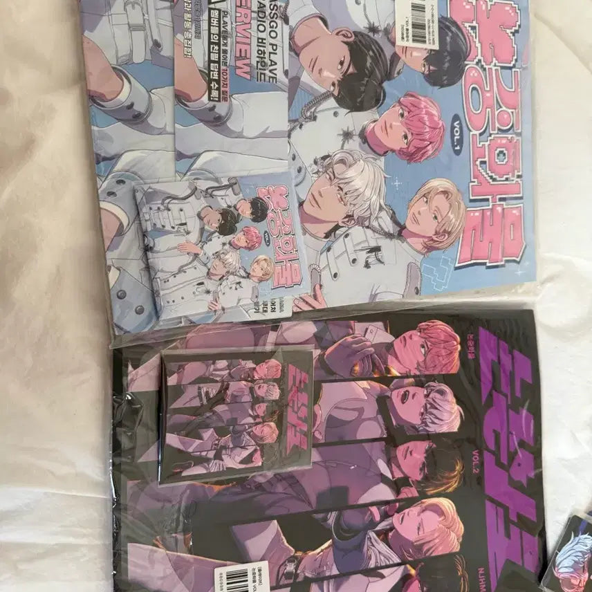 [BUNJANG] PLAVE Non-Human Material Vol. 1 & 2 Bundle Set with Photocards / 플레이브 논중화물 1권, 2권 포카 포함 일괄