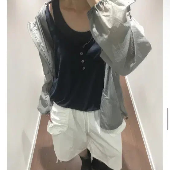 [BUNJANG] Coined Layered Sleeveless Top / 더기) 코인드 레이어 나시
