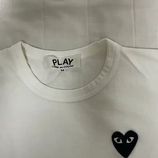[BUNJANG] Comme des Garçons Play White T-Shirt / 꼼데가르송 플레이 반팔티 화이트