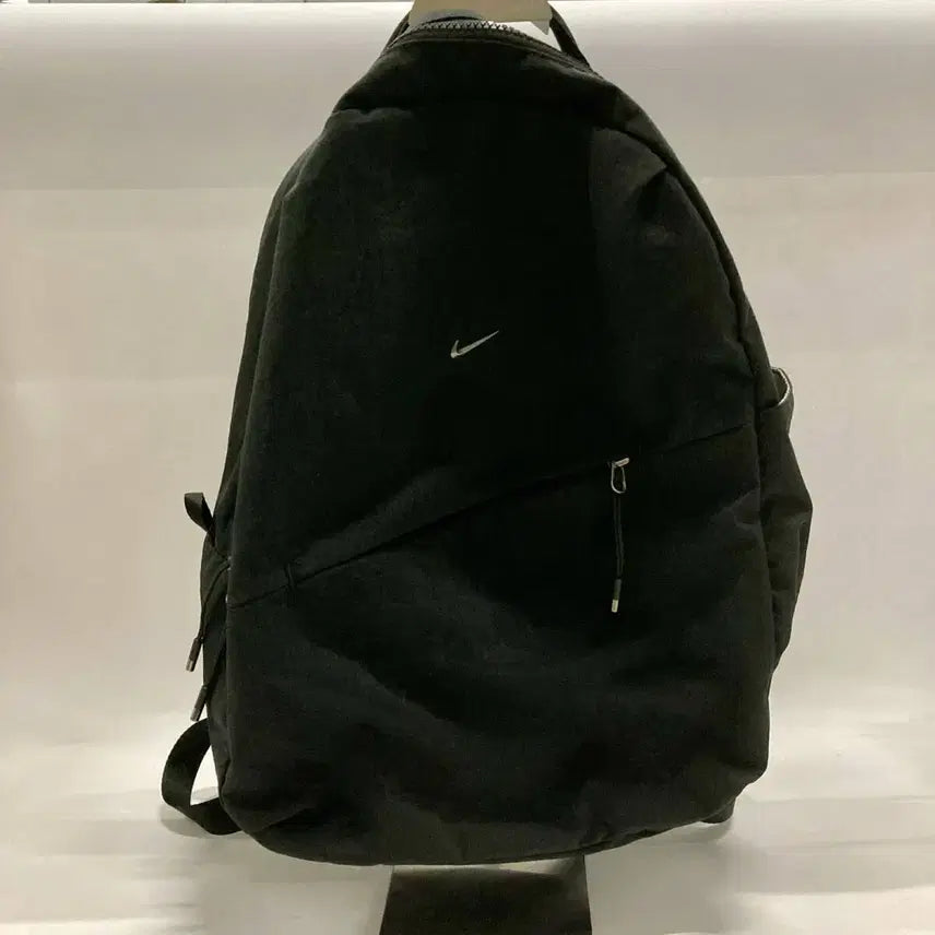 [BUNJANG] Nike Aura Backpack 24L Black/Gunmetal / 나이키 NIKE 아우라 백팩 24L 블랙/건메탈