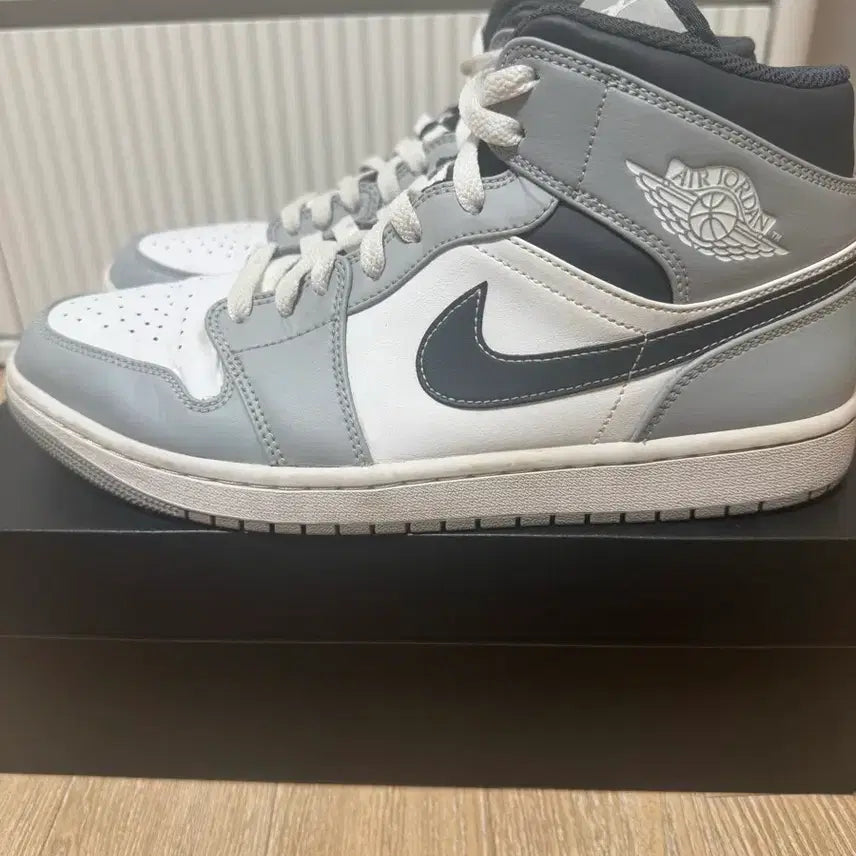 [BUNJANG] Air Jordan 1 Mid Light Smoke Grey / 조던1 미드 라이트 스모그 280