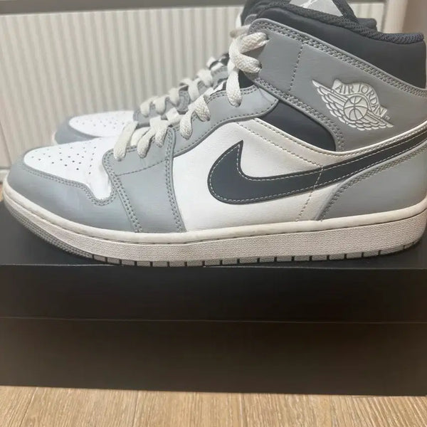 [BUNJANG] Air Jordan 1 Mid Light Smoke Grey / 조던1 미드 라이트 스모그 280