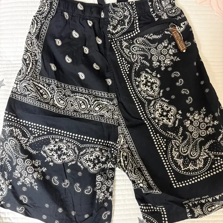 [BUNJANG] Kapital Bandana Patchwork Easy Shorts Black / [3사이즈] 캐피탈 반다나 패치워크 이지 쇼츠 블랙 반바지