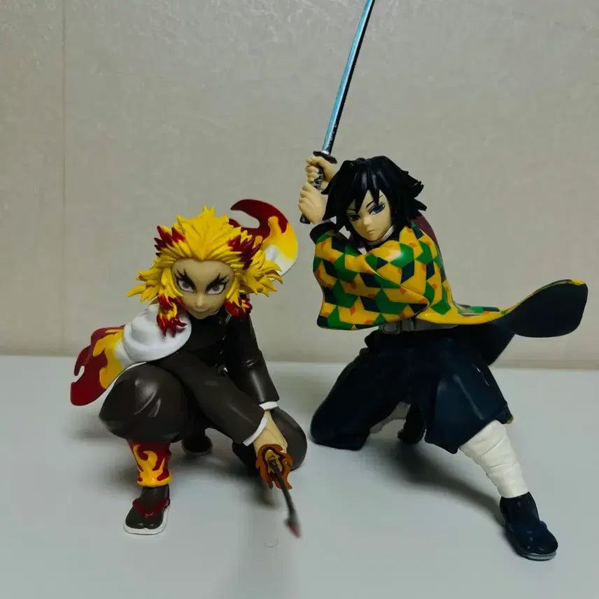 [BUNJANG] Demon Slayer Rengoku & Giyu Figure Bundle (Boxless) / 귀칼 렌고쿠,기유 피규어일괄(박스X)