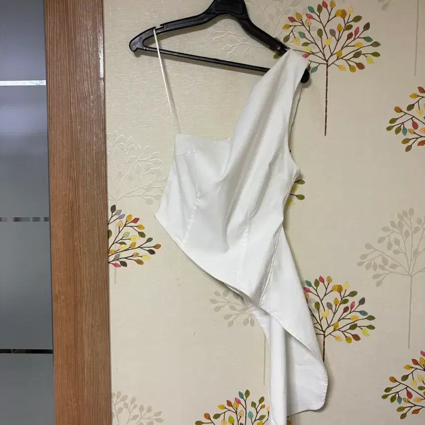 [BUNJANG] Zara Asymmetric Off-Shoulder Blouse / 자라 비대칭오프숄더 블라우스