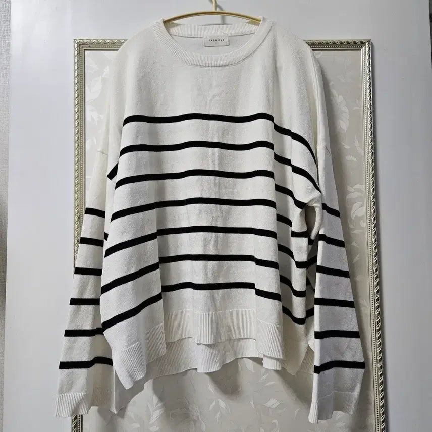 [BUNJANG] White Stripe Knit Oversized Top / 화이트 스트라이프 니트