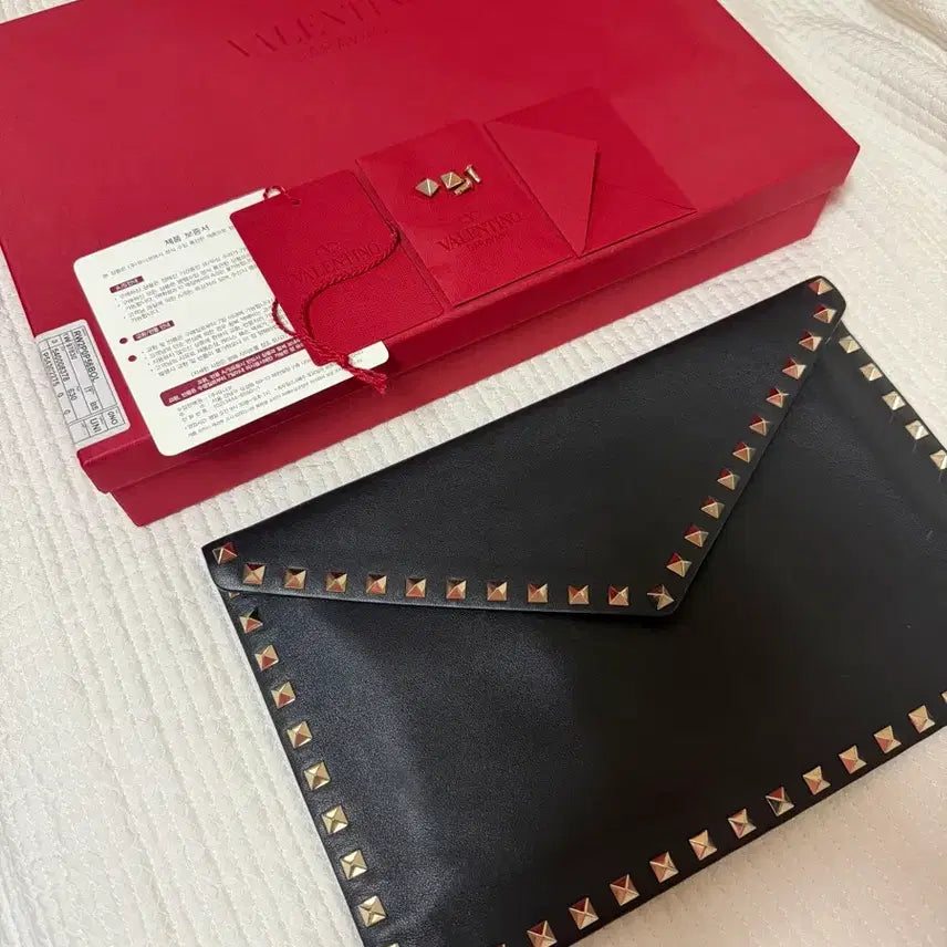 [BUNJANG] Valentino Rockstud Clutch Bag / 발렌티노 락스터드 클러치