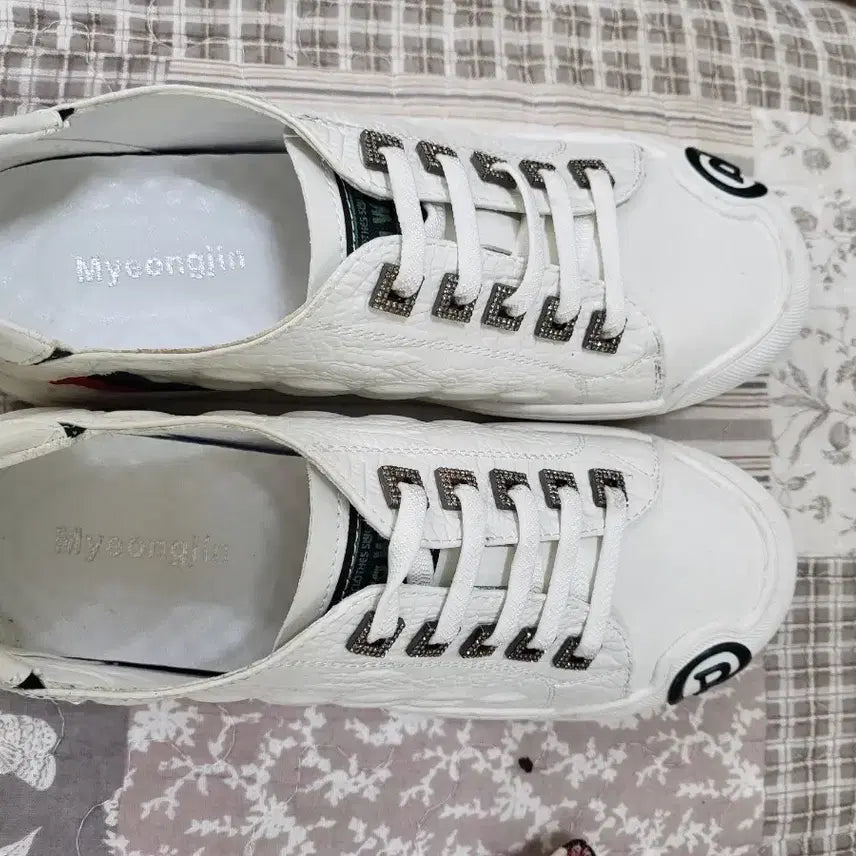 [BUNJANG] Myeongjin White Sneakers / 화이트 스니커즈 Myeongjin 새제품